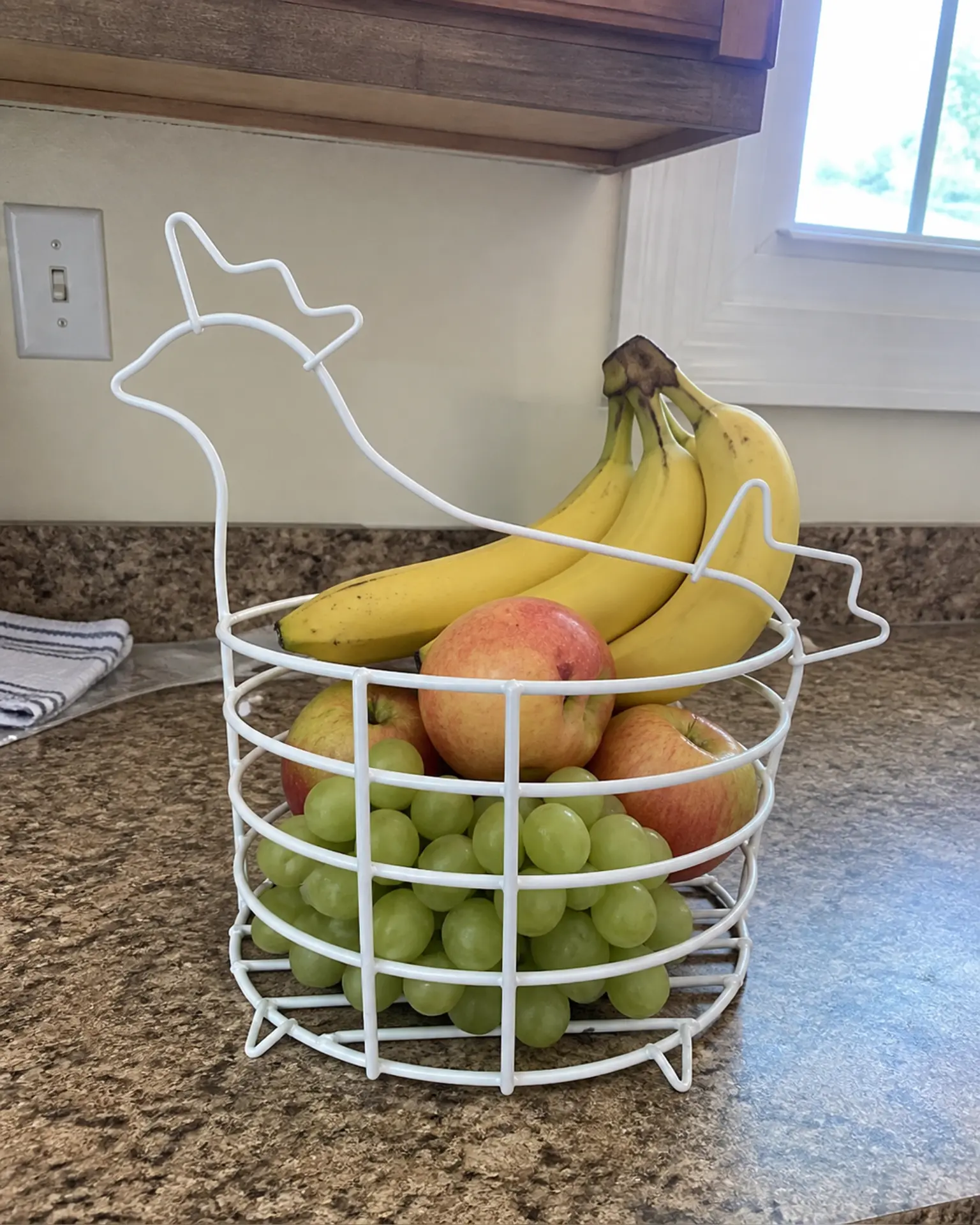 Gallina Multiusos GINLU como frutero — Las frutas en su sitio, no rodando por el mesón.